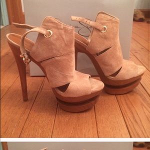 Jessica Simpson Suede Heel